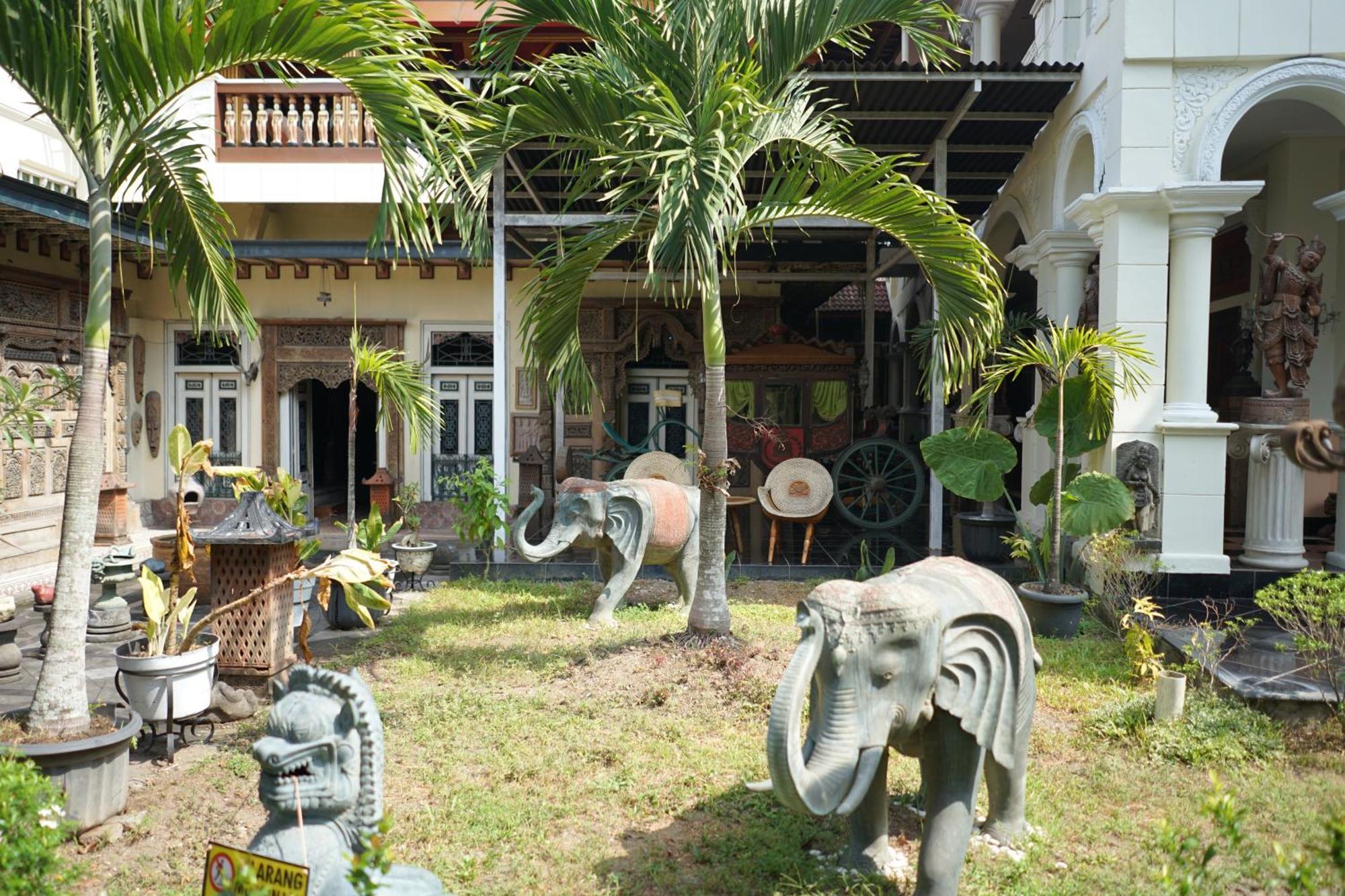 Rumah Pesik Art Heritage Gondowulung Bagian luar foto