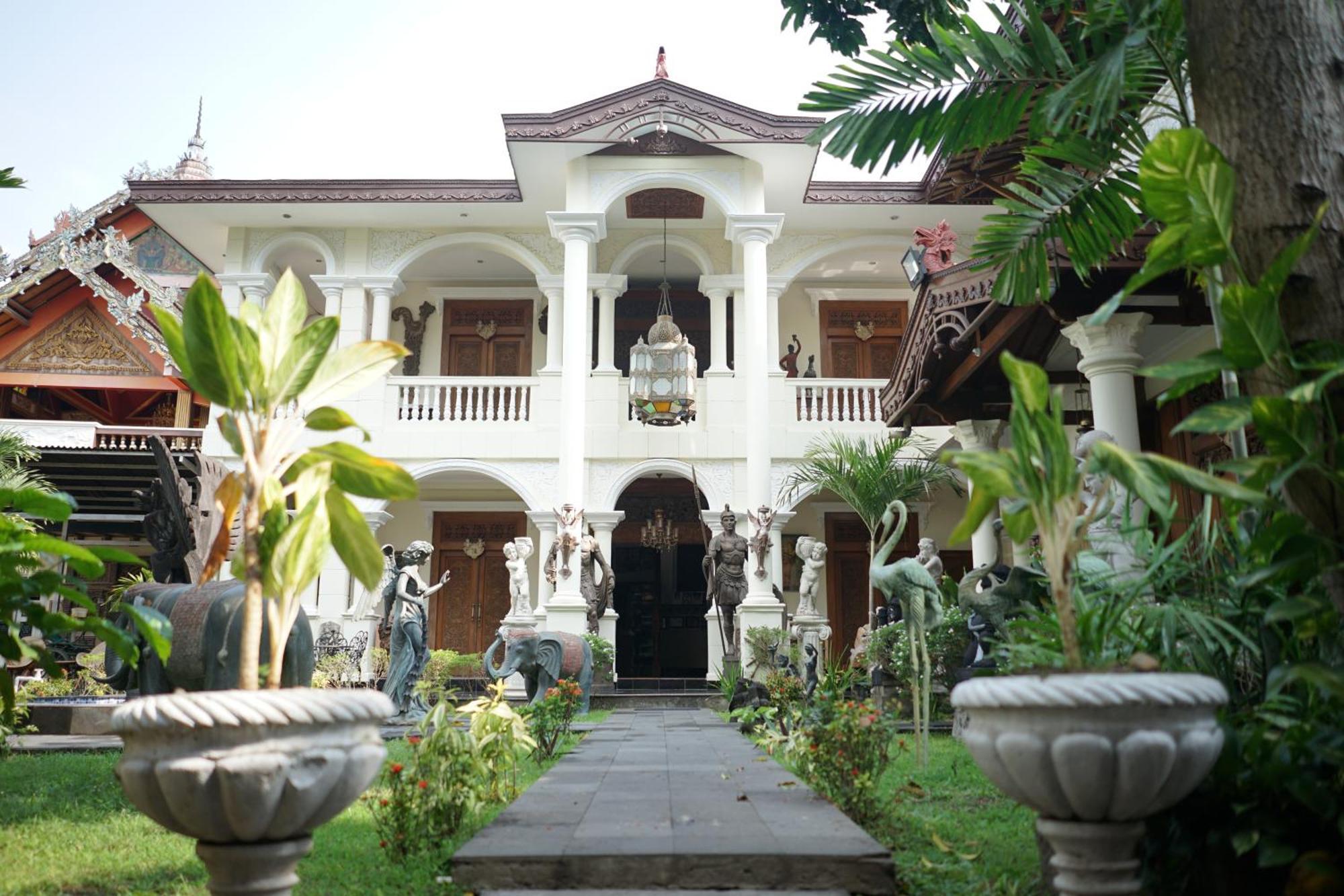 Rumah Pesik Art Heritage Gondowulung Bagian luar foto